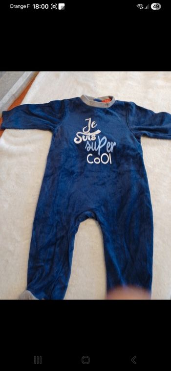 Pyjama bébé taille 9 mois