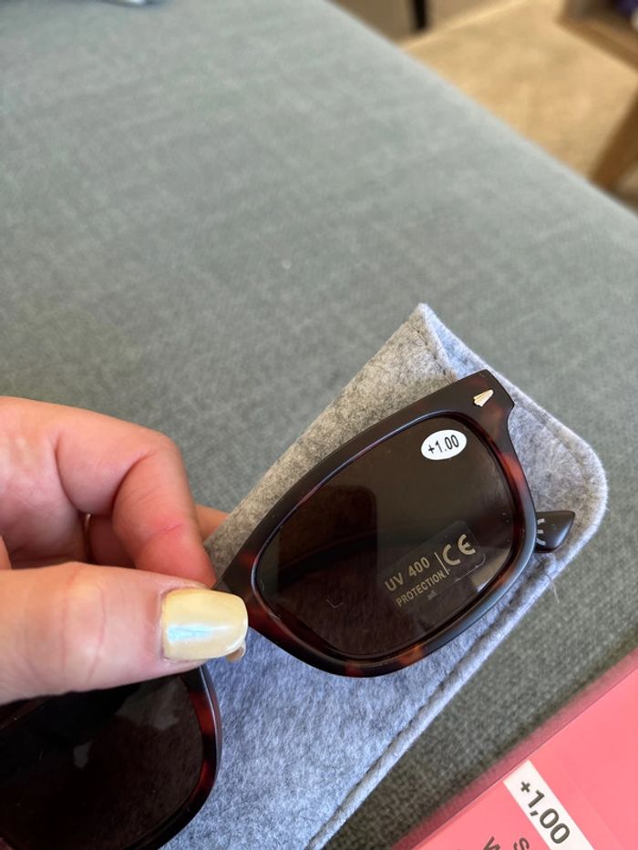 Lunettes de soleil - photo numéro 3