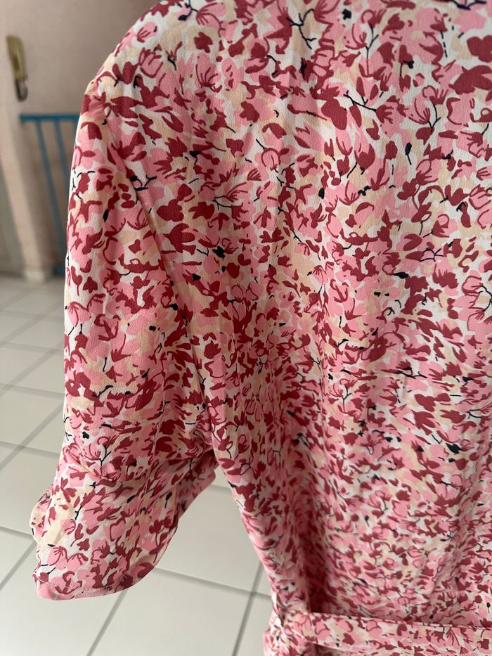 robe portefeuille Taille 36 ONLY fleuri tons rose NEUVE - photo numéro 9