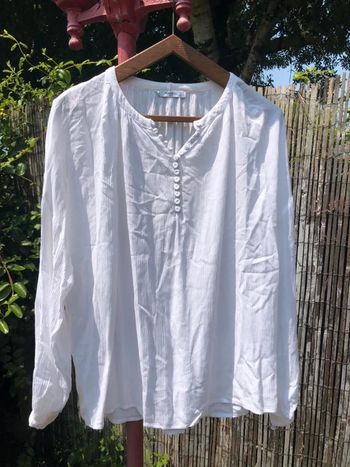 👚 Blouse tunique Mango longue, large et ample à col V et à manches longues avec détails boutons