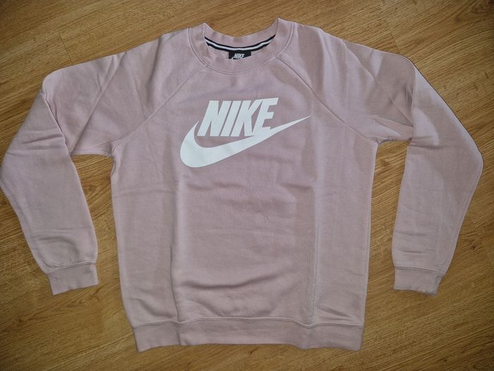 Pull sweat Nike taille S comme NEUF