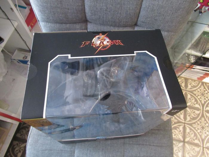 DC The Flash Movie figurine Exclusive (Gold Label) 26cm - photo numéro 6