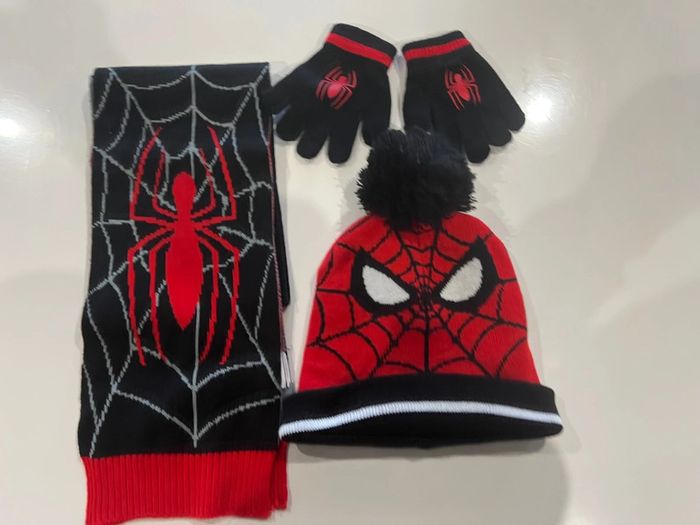 Lot accessoires hiver spiderman