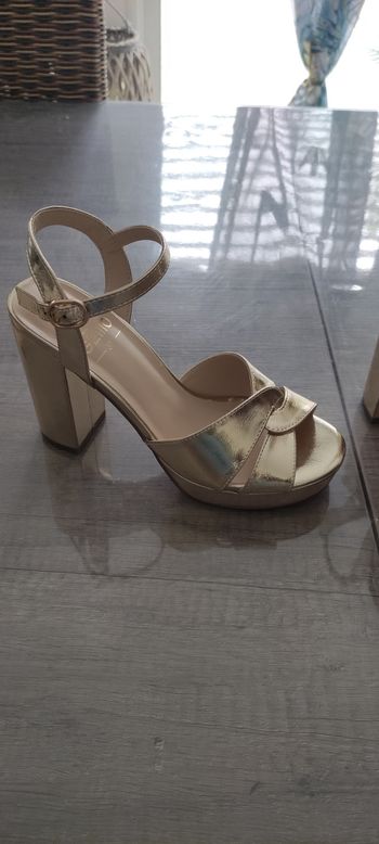 Sandales doré 