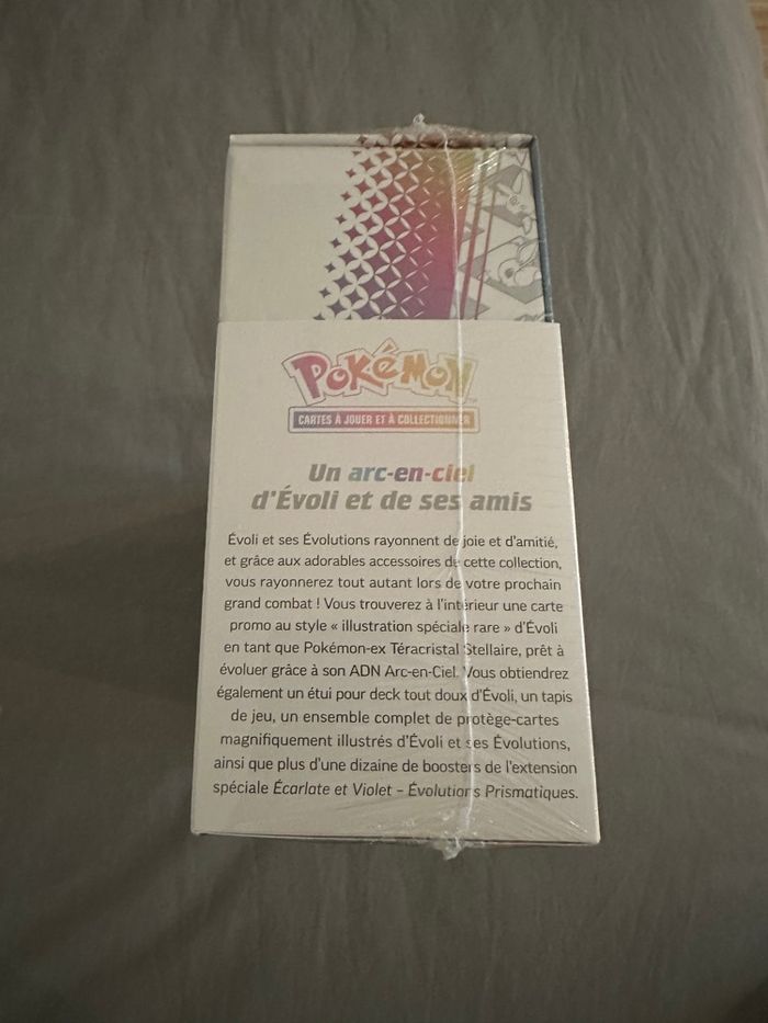 Coffret Pokemon Super Premium SPC EV8,5 Évolutions Prismatiques - photo numéro 3