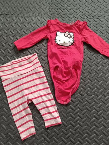 Ensemble hello Kitty 1/2 mois