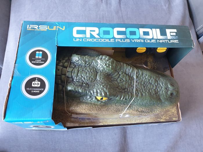 Crocodile télécommandé