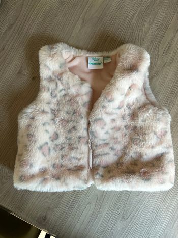 Couture sans manches Disney en 18 mois