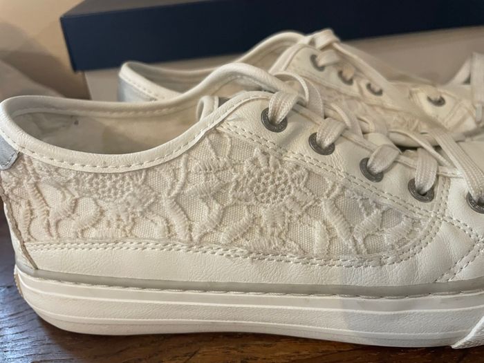 Chaussures blanches en dentelle Mustang T.38 - photo numéro 2