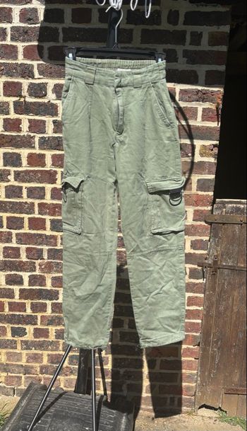 🌿 Pantalon cargo kaki Pull&Bear – Taille XS (34)