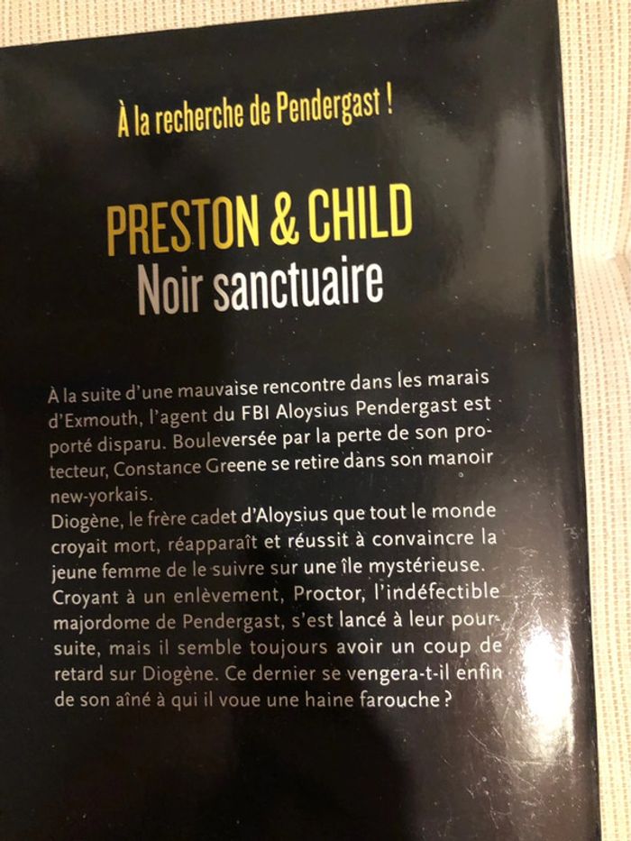 Livre noir sanctuaire une enquête de l’inspecteur Pendergast - photo numéro 3