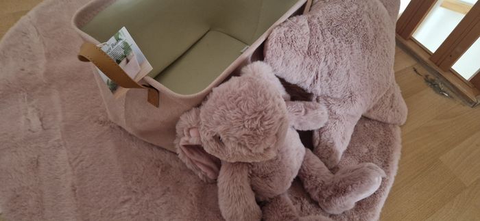 Lot panier tapis coussin peluche - photo numéro 2