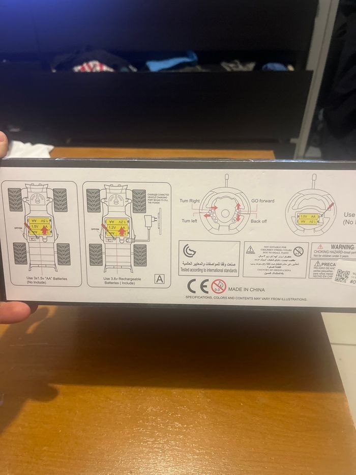 Voiture téléguidée pour enfant de trois ans - photo numéro 2