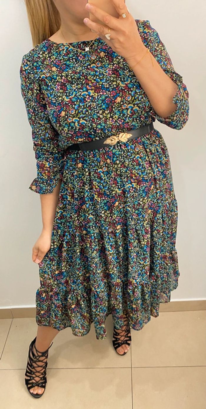 Jolie Robe Imprimée Fleurs Multicolore Avec Volant Taille M - photo numéro 2