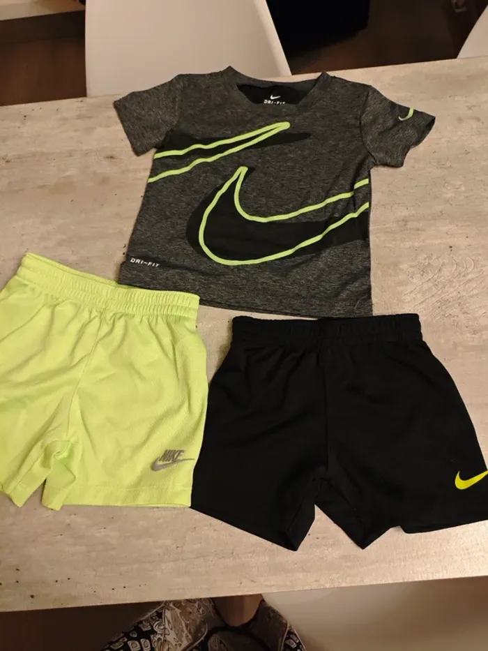 Ensemble Nike
