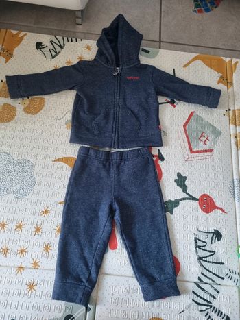 Survetement levis 12 mois