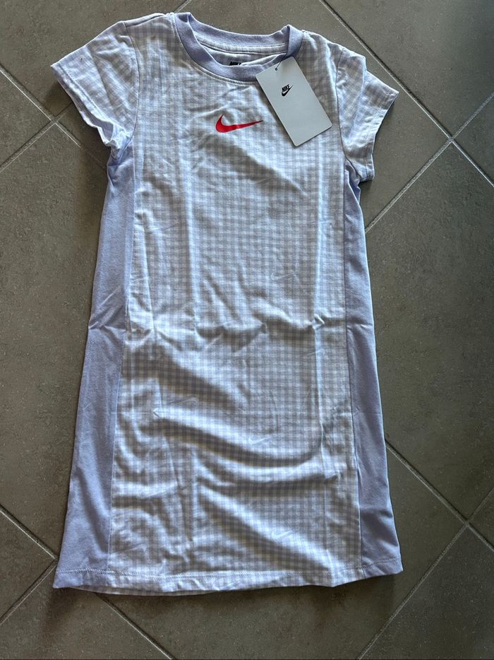 Robe t shirt Nike neuve