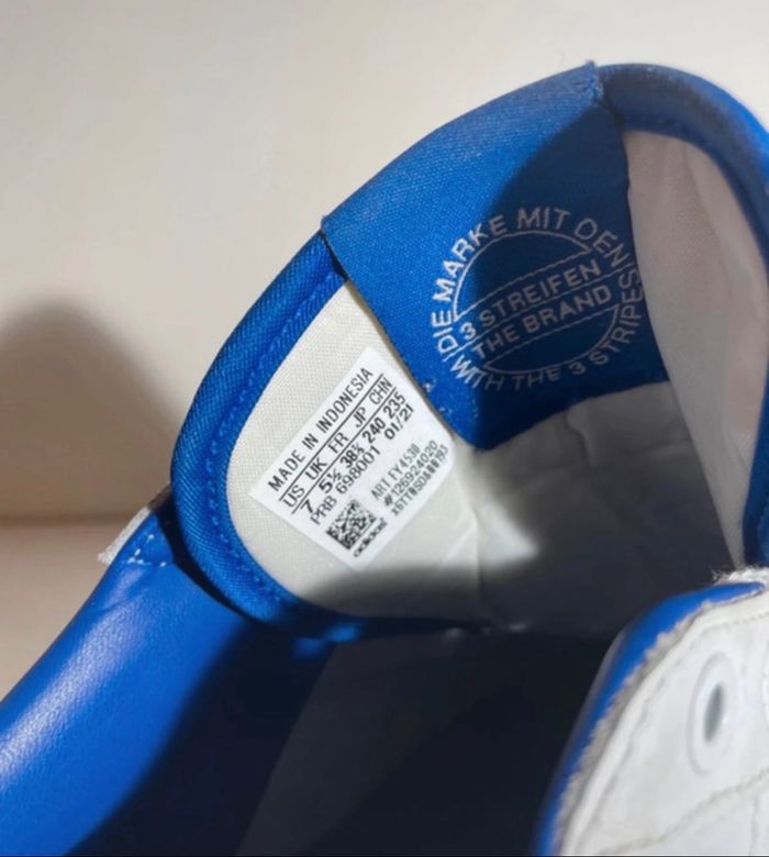 Chaussures Adidas Originals blanches et bleues 👟 - photo numéro 4