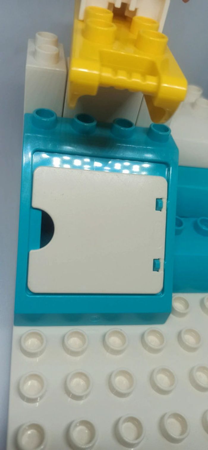 Décor paysage de neige avec luge et enfant lego duplo - photo numéro 4