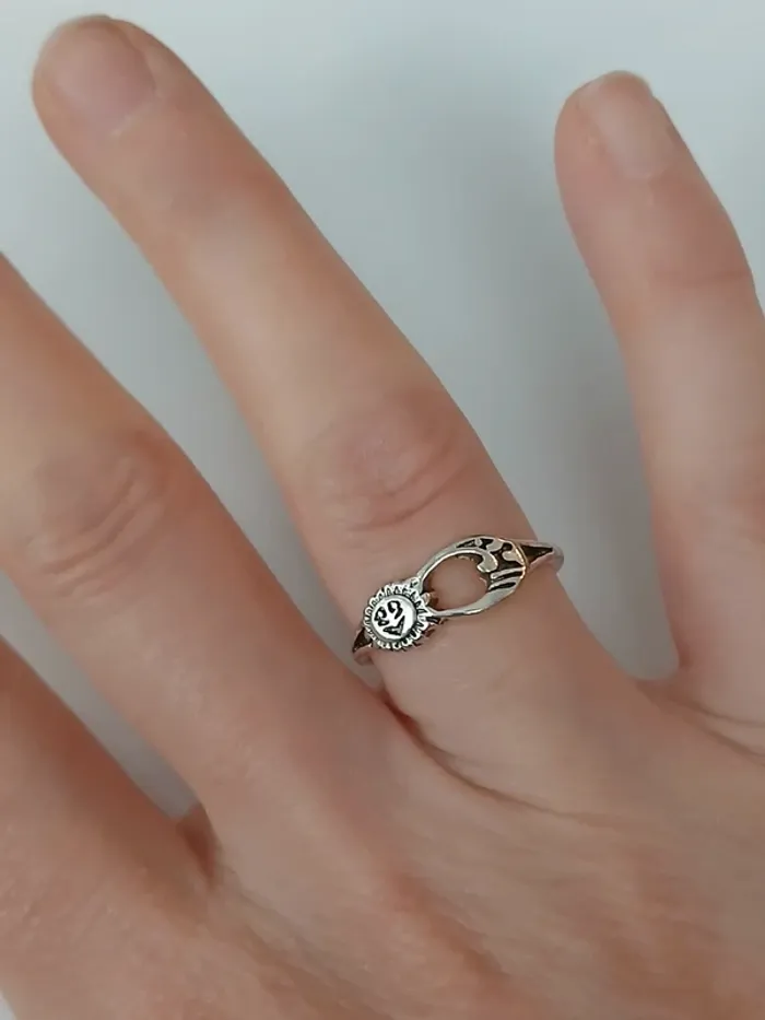 Bague argentée tendance en acier inoxydable - photo numéro 2