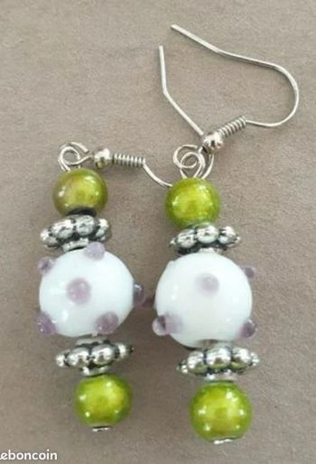 Boucles d'oreilles neuves