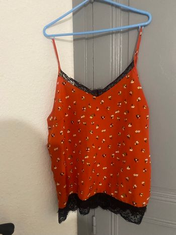 Top rouge à motifs