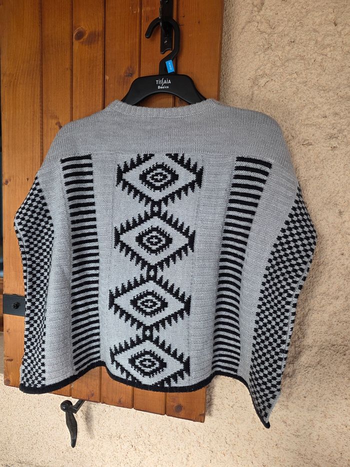 Pull poncho - photo numéro 2