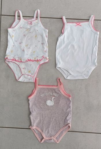 Lot de 4 bodies débardeurs fille - 9 mois