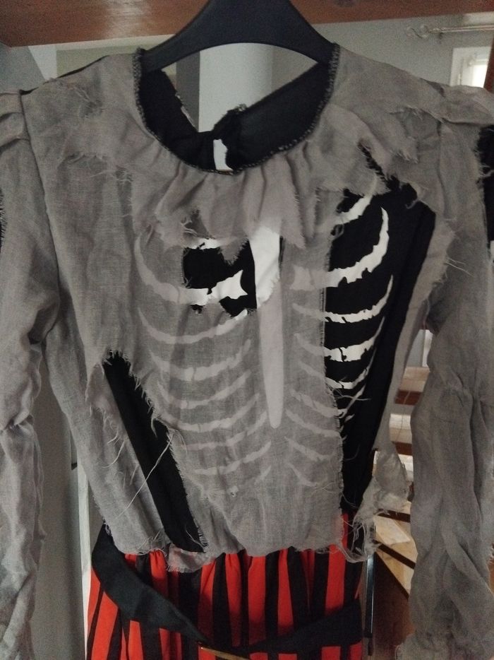 Costume halloween taille unique  bonne état - photo numéro 2