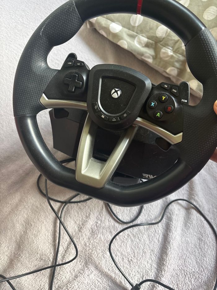 Volant avec pédales pour Xbox séries et Xbox ONE - photo numéro 3