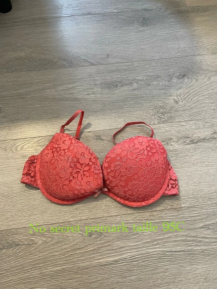 Soutien gorge corail à dentelle rembourré à armature no secret primark taille 95C