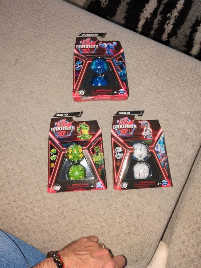 Lot de 3 figurines Bakugan