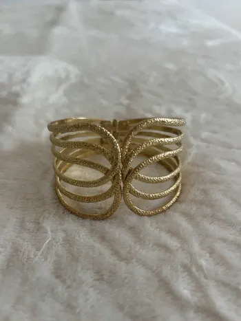 Bracelet manchette jonc