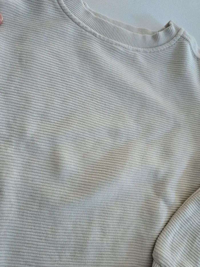 Sweat kiabi couleur crème - photo numéro 3
