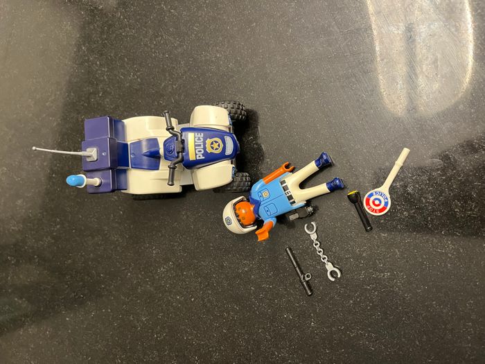 Playmobil Police – Quad de patrouille + policier & accessoires - photo numéro 3