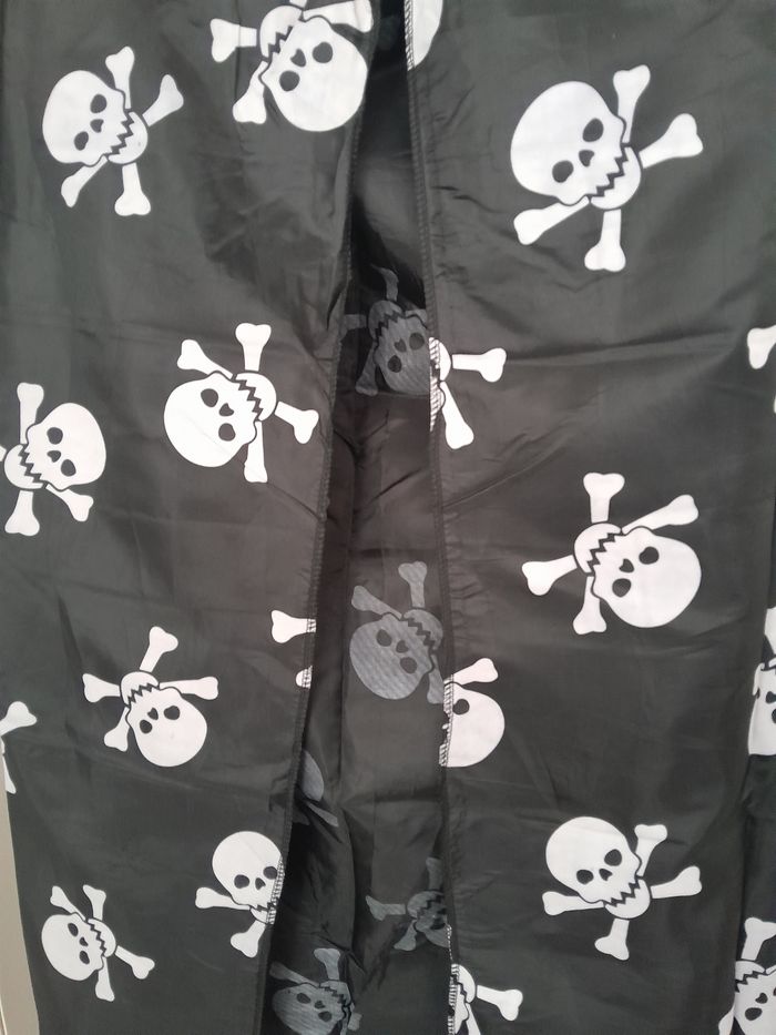 Déguisement cape de zombie adultes avec capuche - photo numéro 6