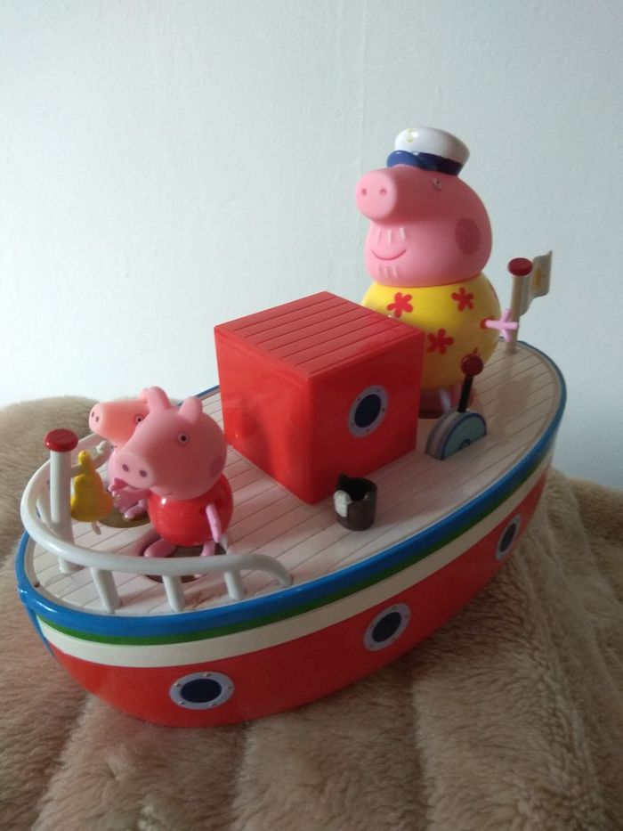 Jouet Peppa Pig bateau & figurines +Peluches tissu lavable - photo numéro 2