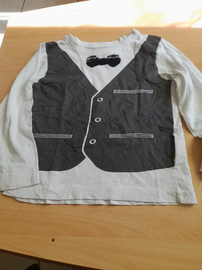 T-shirt effet costume - photo numéro 2