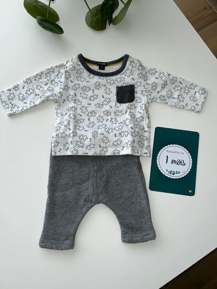 Ensemble taille 1 mois.