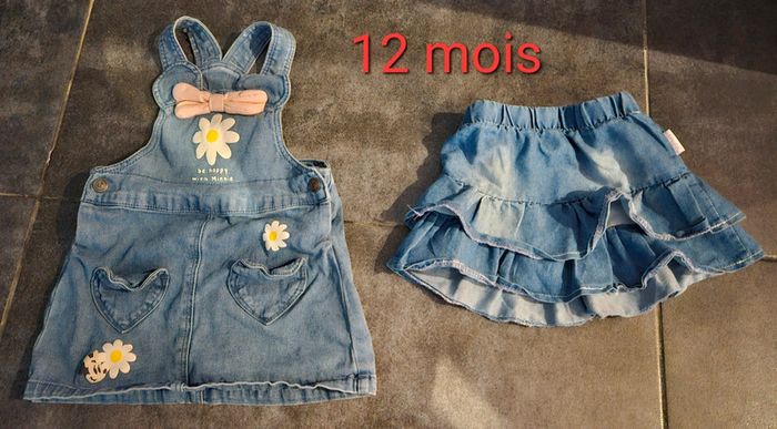 Lot en jean avec une jupe et une salopette Disney Minnie. 12 mois