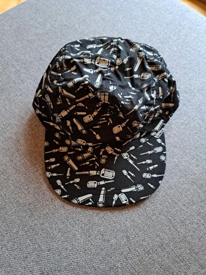 Casquette noir Hatman motif micros vintages blancs