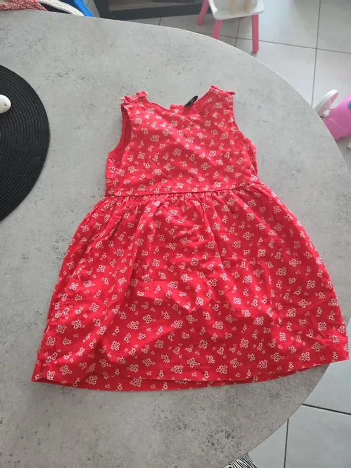 Robe rouge a fleur 24 mois