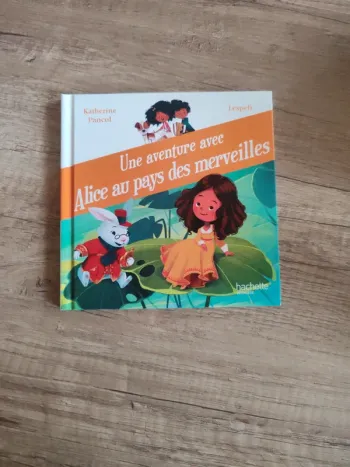 Livre pour enfants "une aventure avec Alice au pays des merveilles"