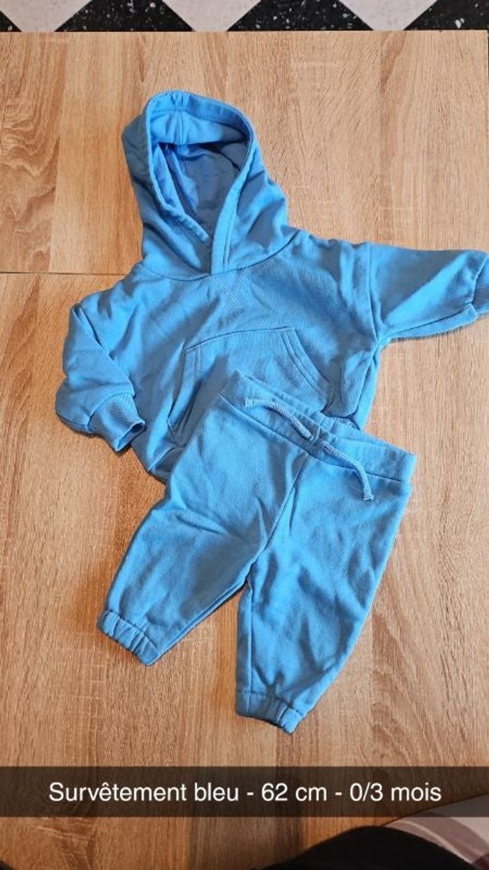 Ensemble jogging bleu