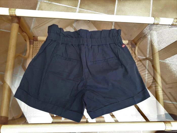 12 € Short noir O'neill - photo numéro 2