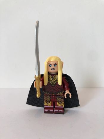 Figurine type lego Thranduil Roi elfe. le seigneur des anneaux/hobbit