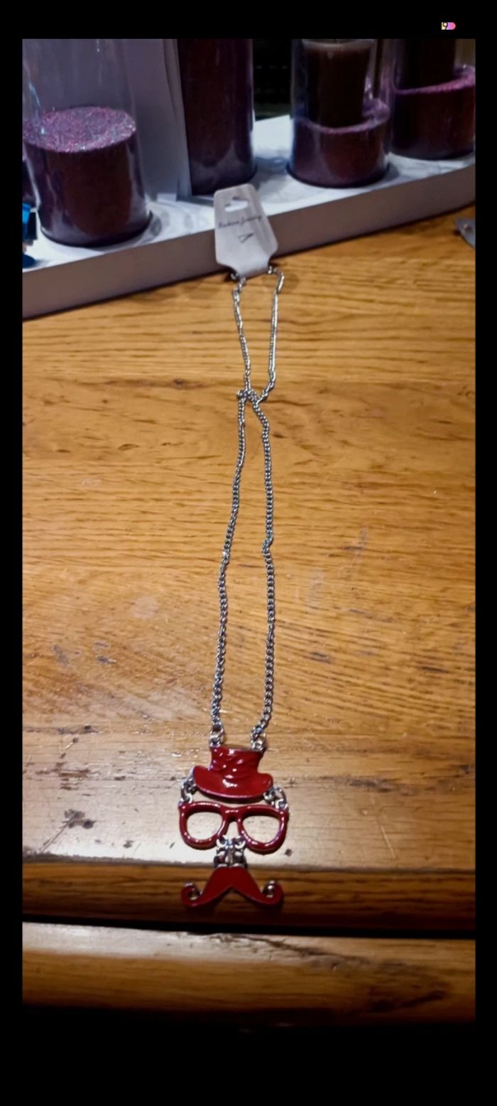 Sautoir rouge