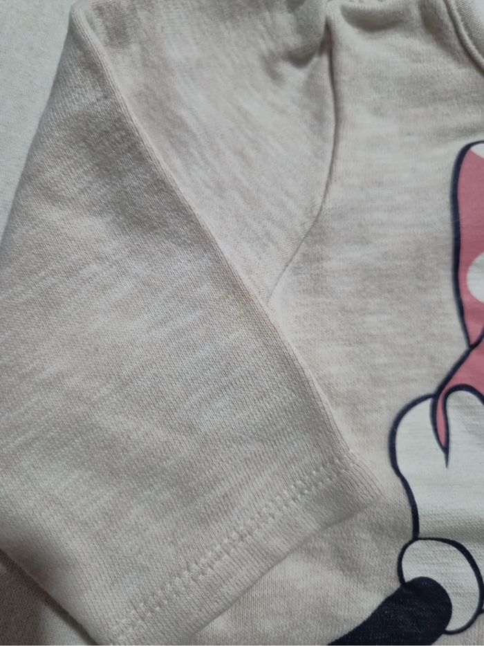 🎀 Pull Minnie bébé C&A – 68 cm (6 mois env.) - photo numéro 3