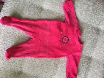 Pyjama velours  3 mois rose excellent état