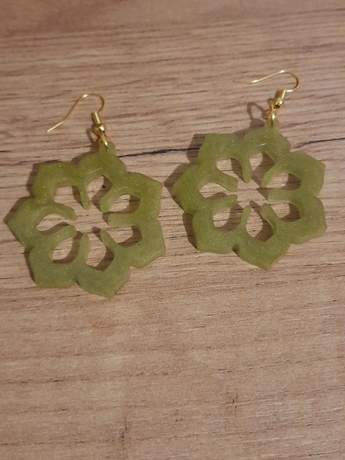 Boucle d'oreille fleur